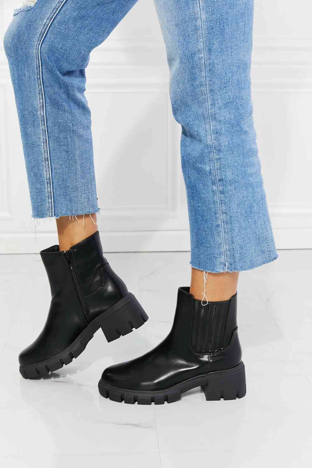 MMShoes What It Takes Lug Sole Chelsea Boots in Black - My Store