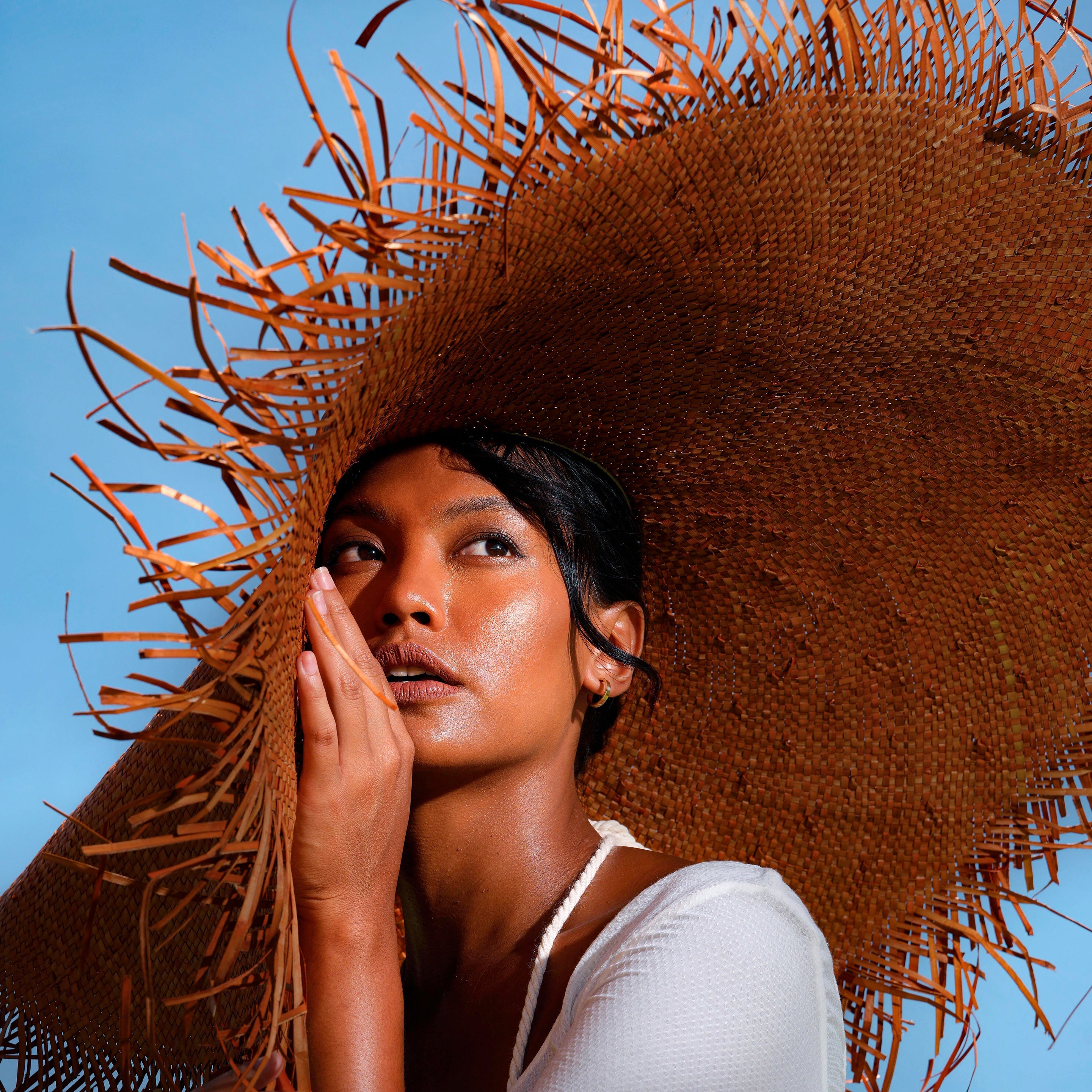 AMORA Oversized Woven Straw Hat in Chestnut Brown - My Store