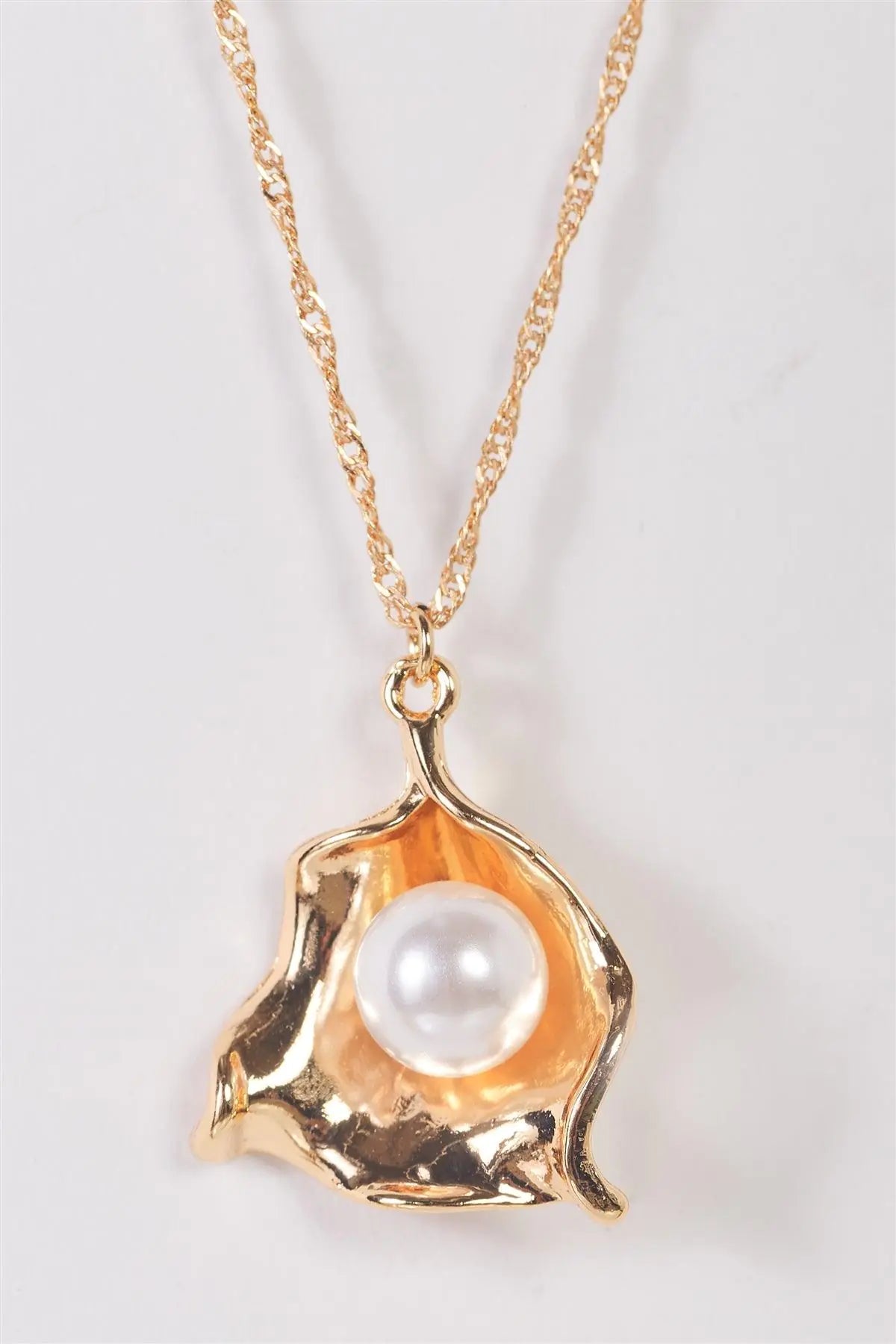 Gold Chain Shell Pendant White Pearl Necklace - My Store