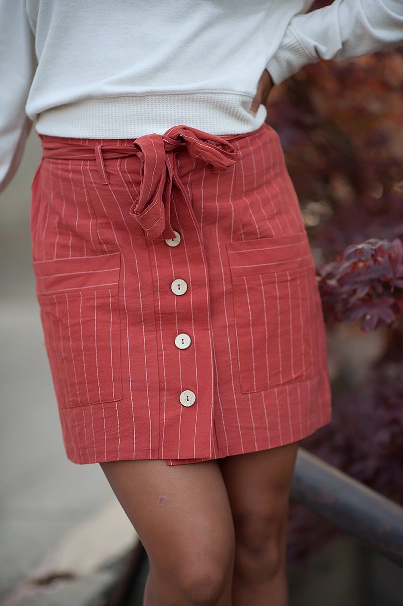 Coconut button Stripe Woven Skirt With Belt in Rust - My Store